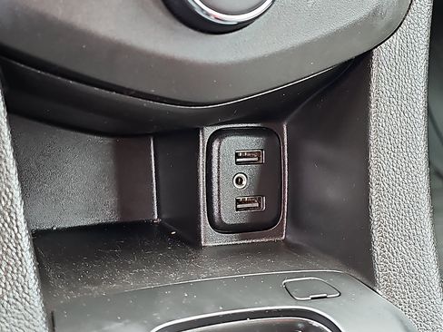 Used 2020 Chevrolet Sonic LT image 24