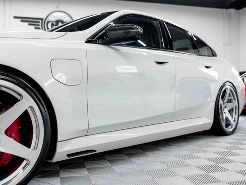 Used 2025 BMW M5 w/ Carbon Package AWD/4WD image 33