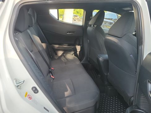 Used 2018 Toyota C-HR XLE FWD image 12