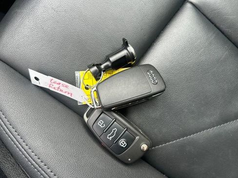 Used 2024 Audi Q3 2.0T Premium Plus w/ Premium Plus Package image 33