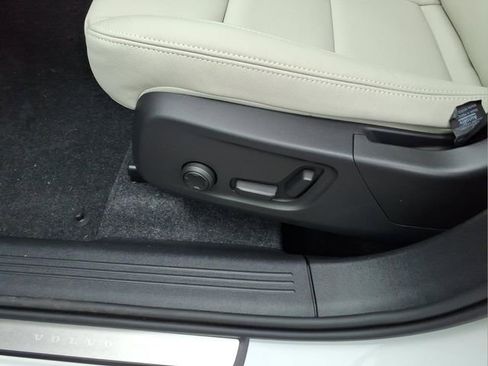 New 2026 Volvo XC40 B5 Plus w/ Protection Package Premier image 13