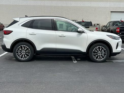 New 2024 Ford Escape SE w/ PHEV Premium Package FWD image 42