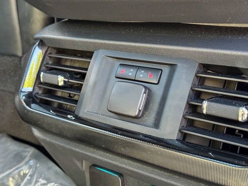 Used 2022 Ford F150 Lightning Platinum AWD/4WD image 19
