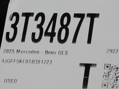 Used 2025 Mercedes-Benz GLS 450 4MATIC image 34