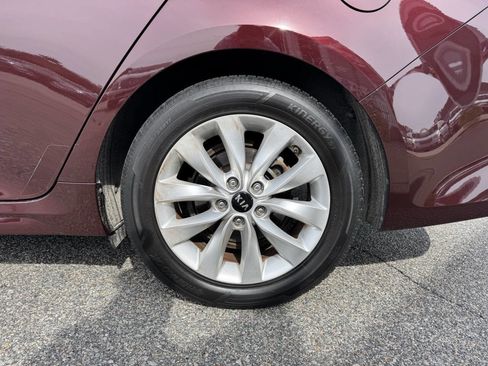 Used 2017 Kia Optima EX w/ Premium Package image 6