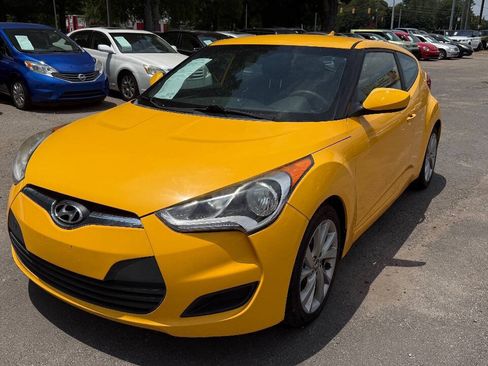 Used 2016 Hyundai Veloster FWD image 1