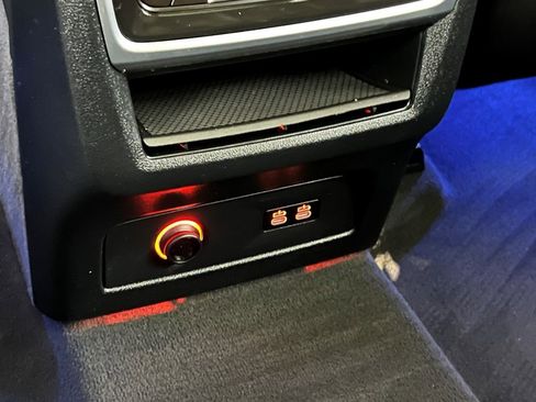 Used 2024 BMW X7 M60i w/ Executive Package image 24