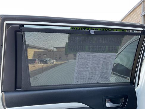 Used 2015 Toyota Highlander XLE image 38