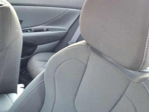 Used 2025 Hyundai Elantra SEL image 15