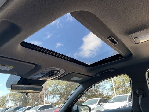 Used 2025 Hyundai Elantra SEL image 28