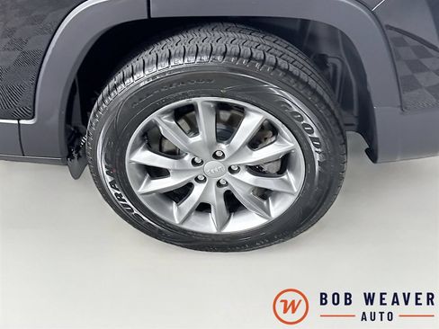 Used 2018 Jeep Cherokee Limited AWD/4WD image 38