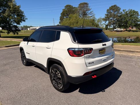 Used 2020 Jeep Compass Trailhawk AWD/4WD image 3