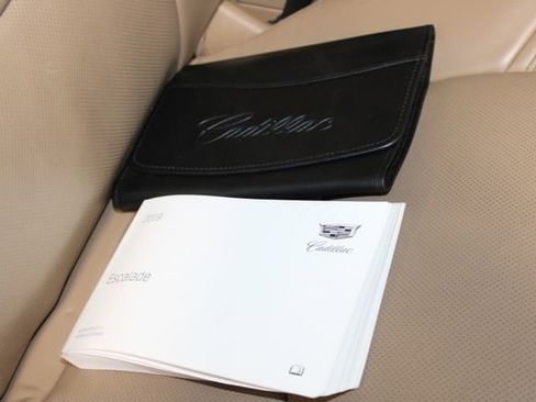 Used 2019 Cadillac Escalade Platinum AWD/4WD image 40