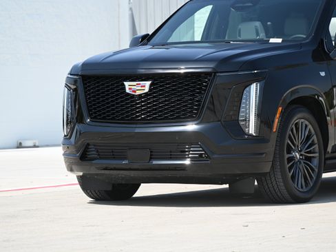 Used 2026 Cadillac Escalade Platinum Sport AWD/4WD image 39