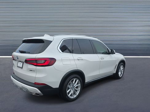 Certified 2023 BMW X5 sDrive40i w/ Parking Assistance Package image 3