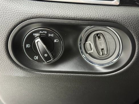 Used 2017 Porsche Macan S w/ Premium Package image 10