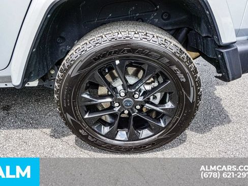 Used 2024 Jeep Wrangler Unlimited Sahara AWD/4WD image 17