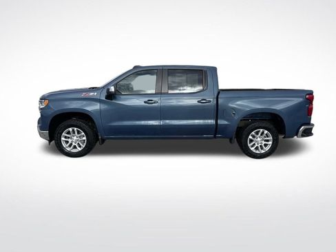 Used 2024 Chevrolet Silverado 1500 LT w/ Z71 Off-Road Package image 2