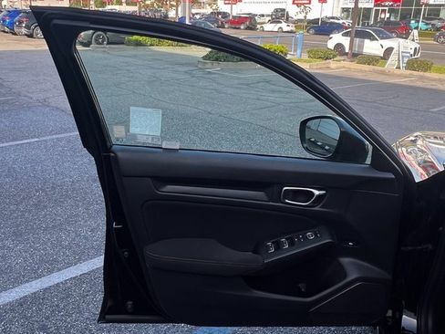 Used 2022 Honda Civic Sport image 16