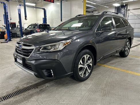 Certified 2022 Subaru Outback Limited XT image 4