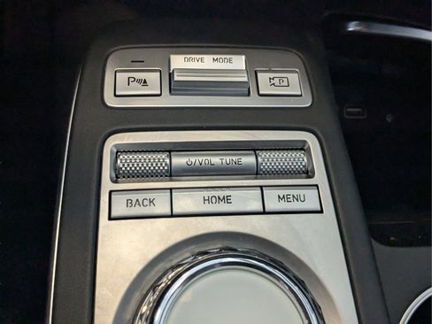 Used 2024 Genesis GV70 3.5T Sport w/ Sport Prestige Package AWD/4WD image 19