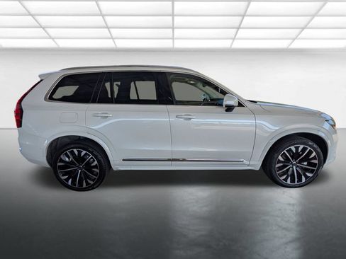Used 2025 Volvo XC90 B6 Plus AWD/4WD image 32