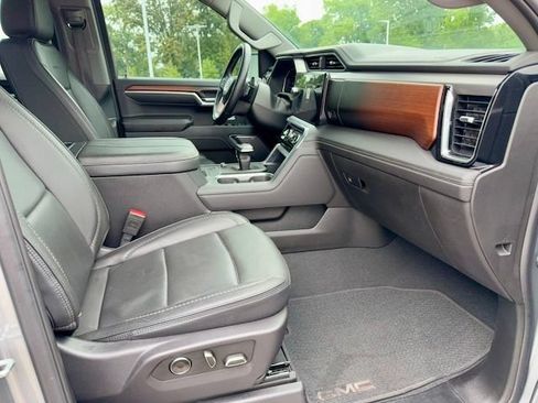 Used 2025 GMC Sierra 1500 Denali AWD/4WD image 8