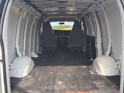 Used 2024 Chevrolet Express 2500 w/ Driver Convenience Package RWD image 6