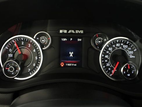 Used 2024 RAM 2500 Big Horn w/ Bed Utility Group image 10