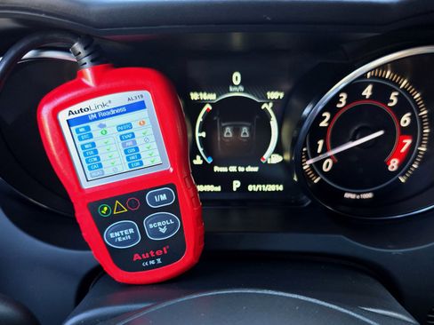 Used 2016 Jaguar F-TYPE R image 46