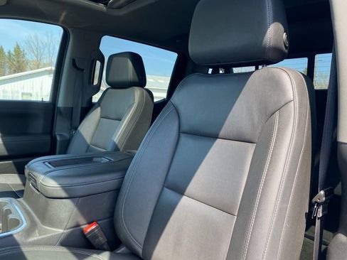 Used 2022 Chevrolet Silverado 1500 LT Trail Boss w/ Convenience Package II AWD/4WD image 16