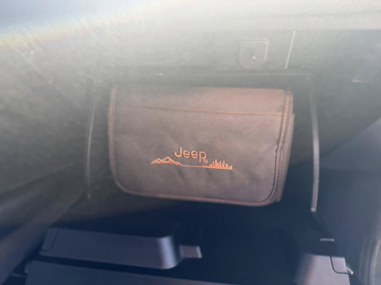 Used 2018 Jeep Renegade Altitude w/ Popular Equipment Group FWD image 18