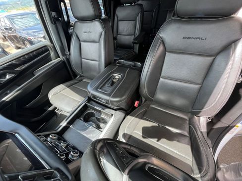 Used 2023 GMC Yukon Denali AWD/4WD image 38