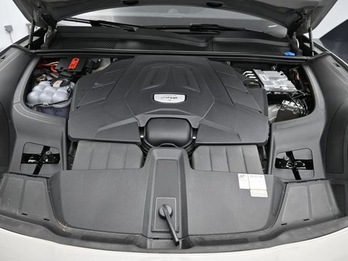 Certified 2023 Porsche Cayenne S Platinum AWD/4WD image 24