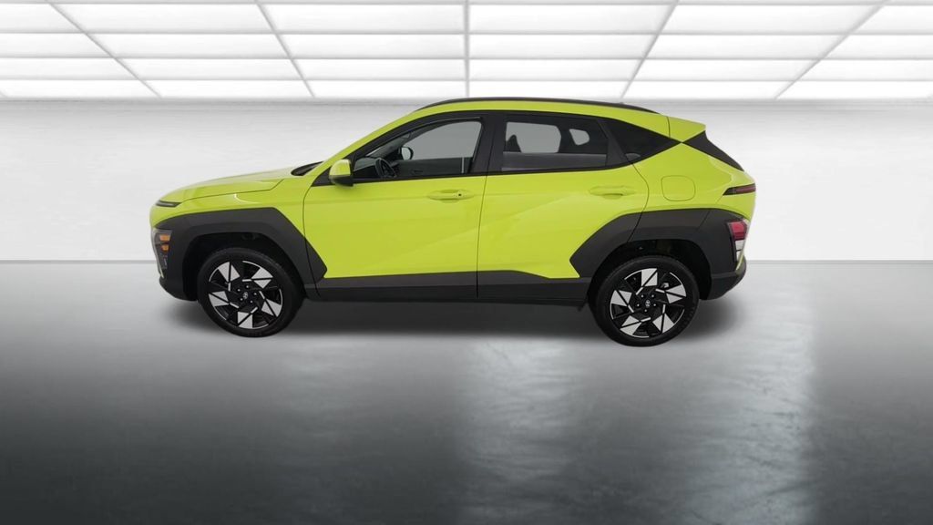 Used 2024 Hyundai Kona SEL AWD/4WD image 3