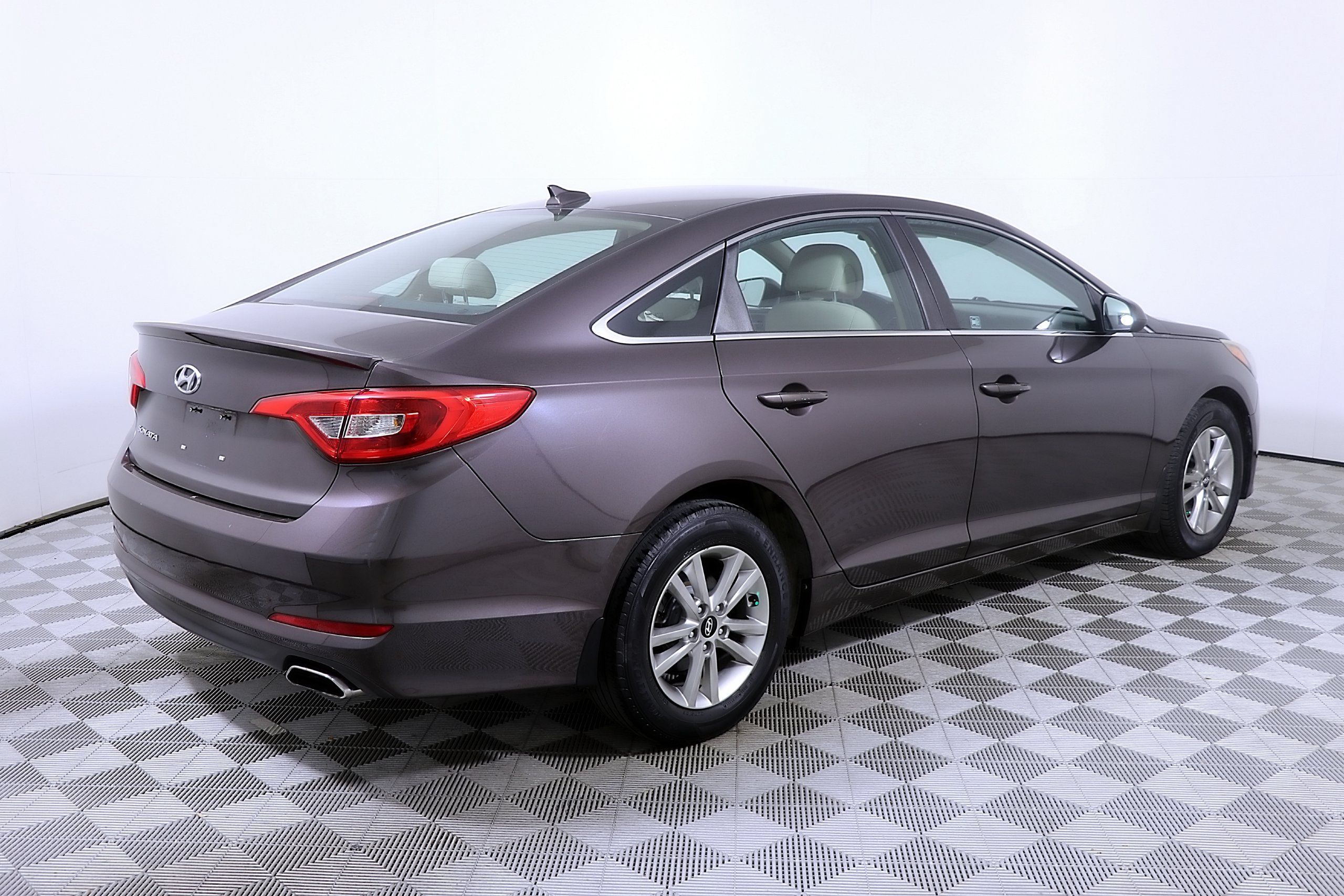 Used 2015 Hyundai Sonata SE FWD image 7