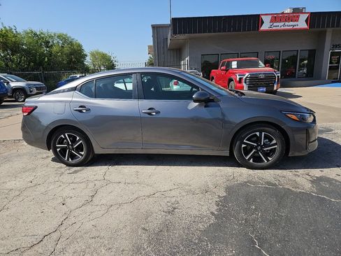 Used 2024 Nissan Sentra SV FWD image 12