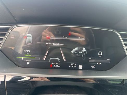 Used 2023 Audi e-tron Premium Plus w/ Premium Plus Package image 22