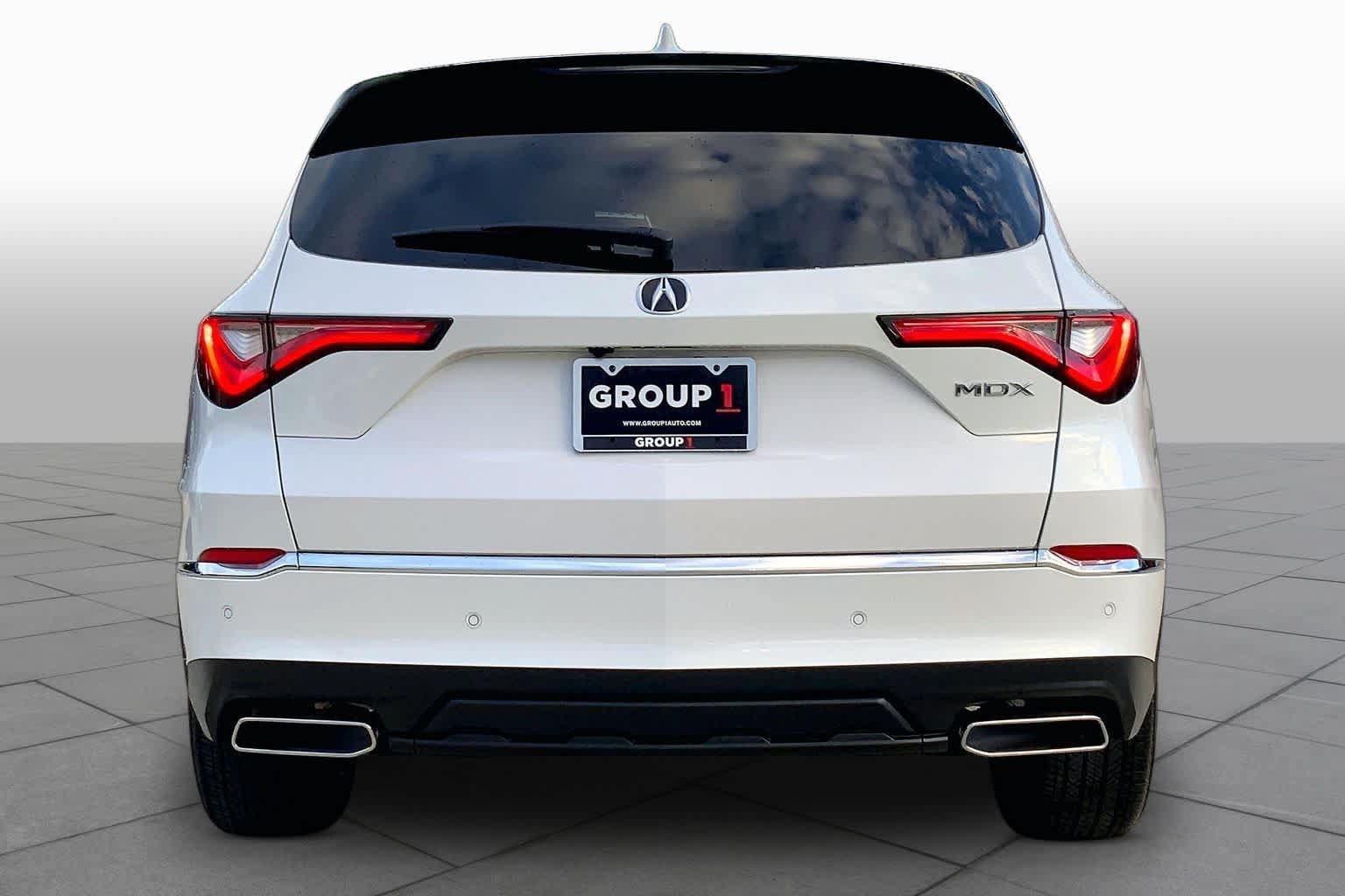 Used 2024 Acura MDX w/ Technology Package FWD image 5