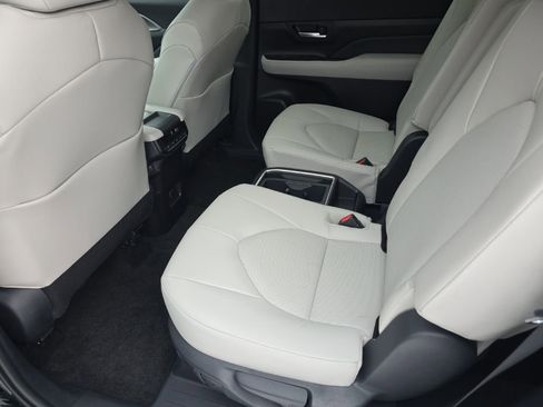 Certified 2026 Toyota Grand Highlander XLE image 14