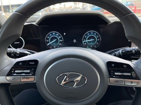 Used 2023 Hyundai Elantra SEL w/ Convenience Package image 9