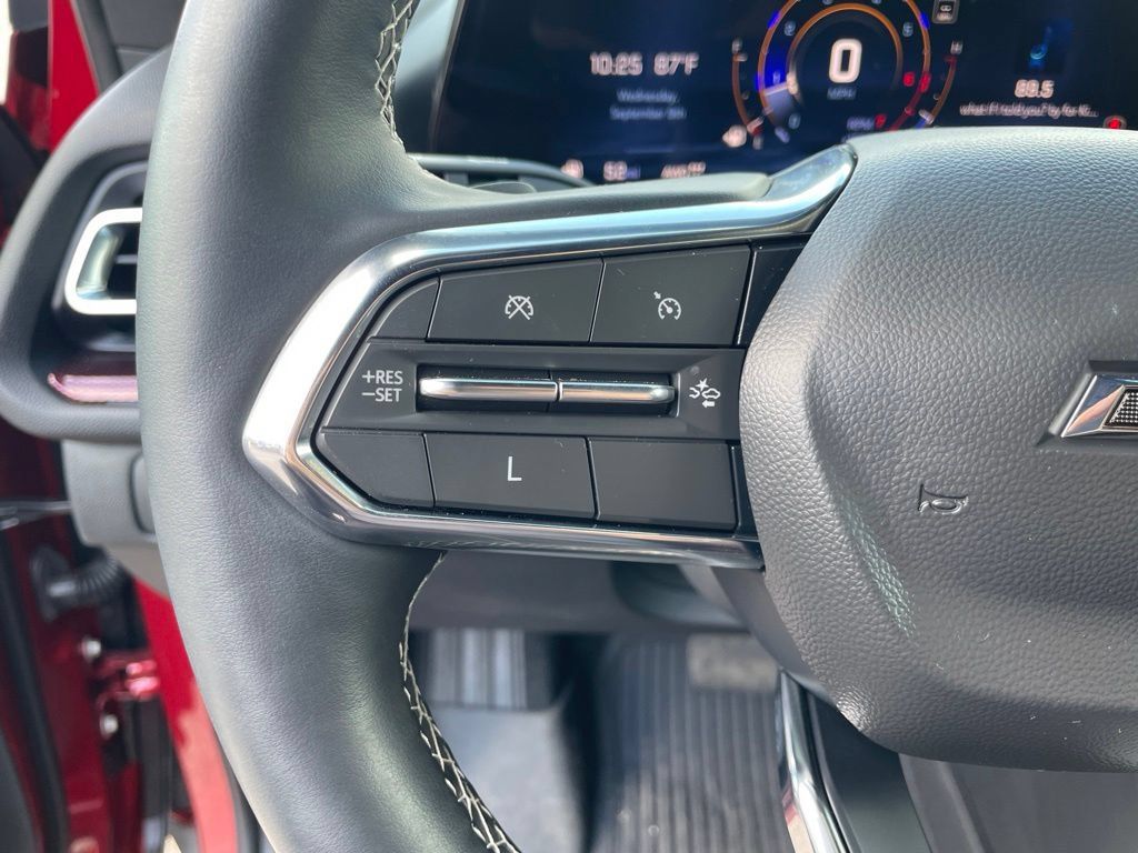 Used 2024 Chevrolet Traverse Z71 w/ LPO, Floor Liner Package AWD/4WD image 18