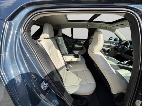 Used 2020 Volvo XC40 T5 Inscription w/ Protection Package image 41