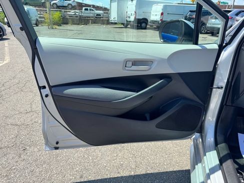 Used 2023 Toyota Corolla LE FWD image 23