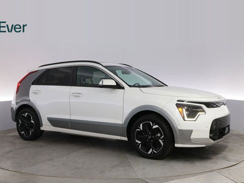 Used 2023 Kia Niro Wave w/ Wave Preserve Package image 14