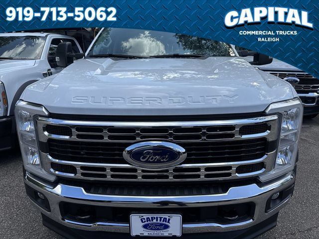 New 2026 Ford F550 4x4 Crew Cab image 12