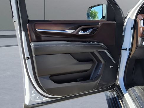 Used 2021 GMC Yukon Denali w/ Denali Premium Package AWD/4WD image 29