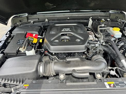 Used 2021 Jeep Wrangler Unlimited Sport AWD/4WD image 37