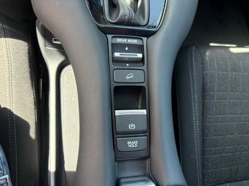 Certified 2023 Honda HR-V LX image 21