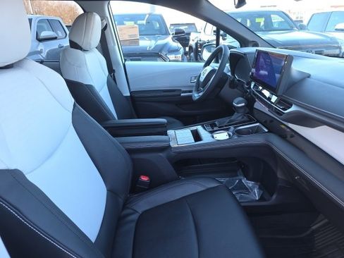 New 2026 Toyota Sienna XSE image 9
